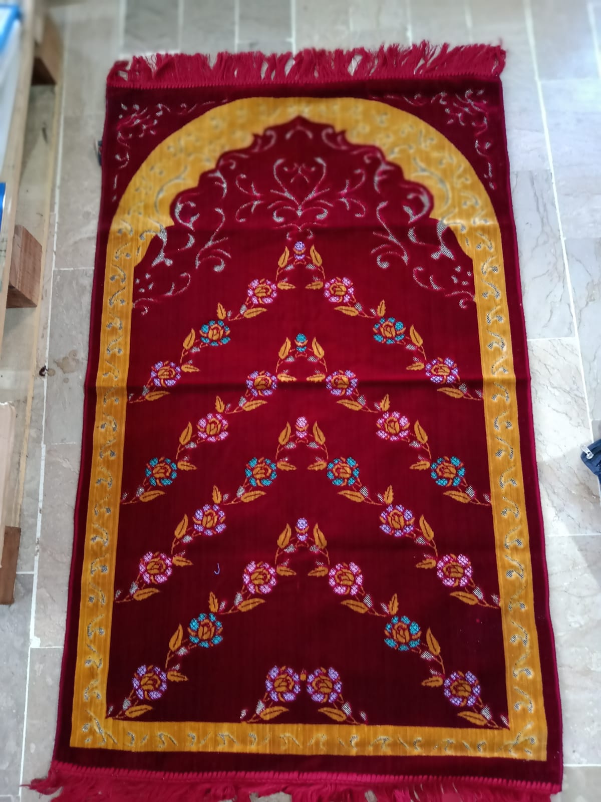 Luxury Butt Prayer Mats , Comfortable and High Quality Prayer mats. Available in different colors and designs. Order yours now from our website.